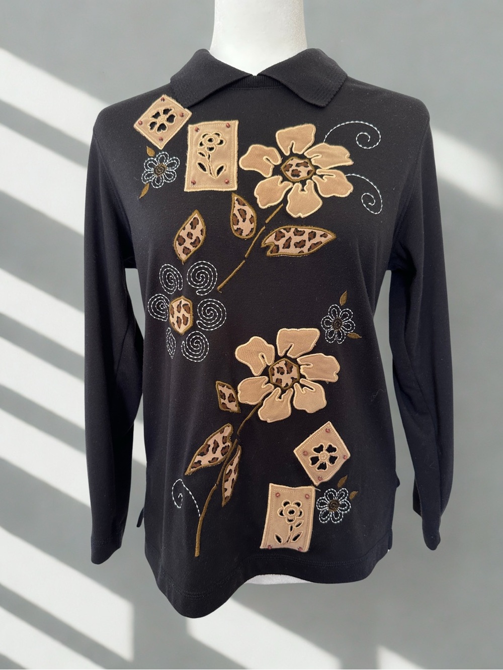 Alfred Dunner Embroidered Floral Leopard Accent Collared Shirt Black Size PS